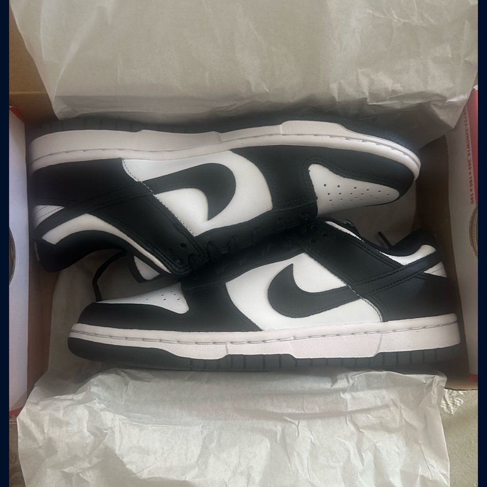 Nike Men's Black and White Dunk Sneakers